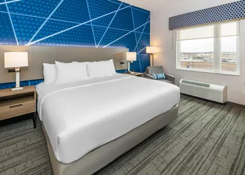 Comfort Inn & Suites hotel thumbnail 5