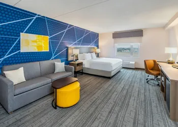 Comfort Inn & Suites hotel thumbnail 8