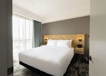 Sandman Signature Winnipeg Airport Hotel & Suites hotel thumbnail 7