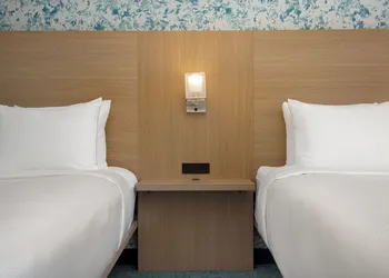 Quality Inn & Suites hotel thumbnail 4