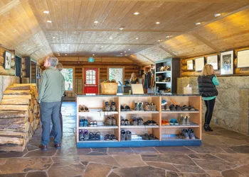 The Lodge at Bow Lake hotel thumbnail 8
