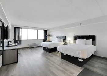 Holiday Inn Express And Suites Washington Dc Noma by IHG hotel thumbnail 3