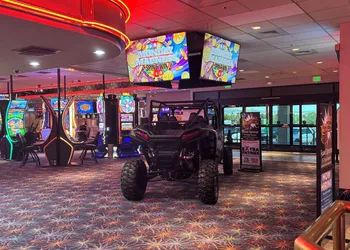 Bartons Club 93 hotel thumbnail 2