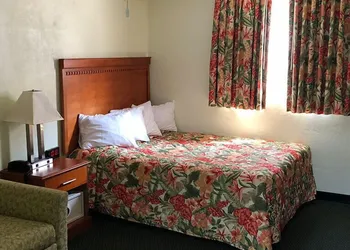 Relax Inn hotel thumbnail 2