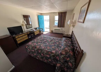 Relax Inn hotel thumbnail 6
