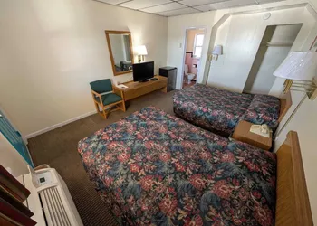 Relax Inn hotel thumbnail 7