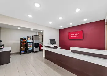 Red Roof Inn Del Rio hotel thumbnail 2