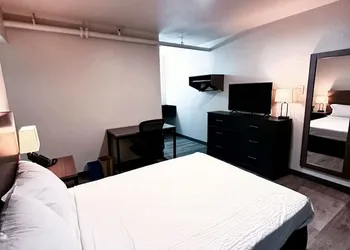 Studio City Suites, A Travelodge By Wyndham hotel thumbnail 5