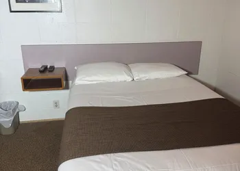 Sunrise Motel hotel thumbnail 4