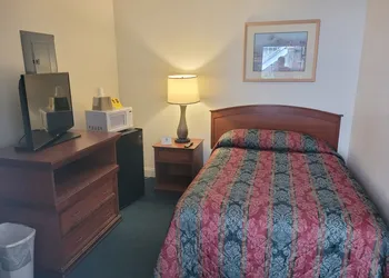 Queens Lodge Motel hotel thumbnail 2