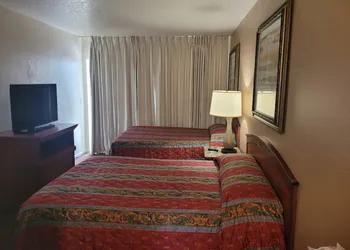 Queens Lodge Motel hotel thumbnail 5