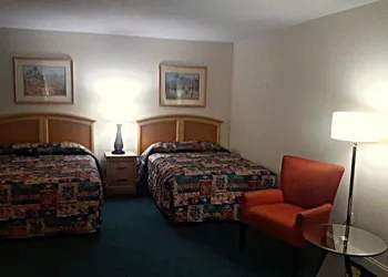 Queens Lodge Motel hotel thumbnail 8