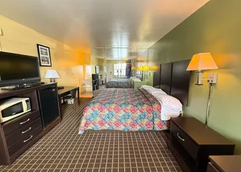 Relax Inn hotel thumbnail 6