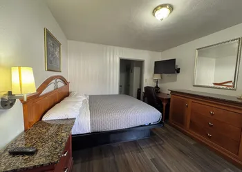 Royal Inn hotel thumbnail 5