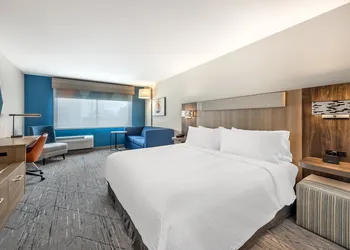 Holiday Inn Express & Suites Nashville West End - Univ Area by IHG hotel thumbnail 5
