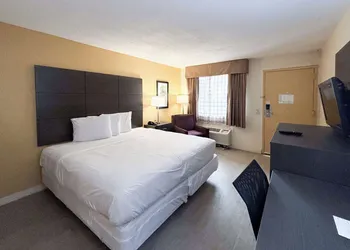 Motel 6 Charlotte, NC - Northlake hotel thumbnail 6