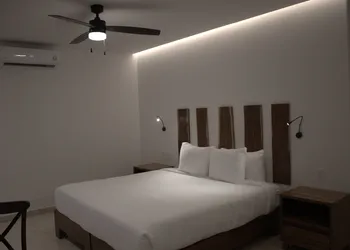 B10 Distinctive Hotel hotel thumbnail 4