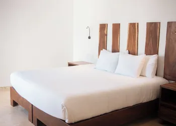 B10 Distinctive Hotel hotel thumbnail 5