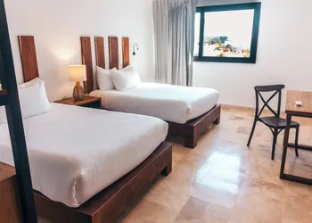 B10 Distinctive Hotel hotel thumbnail 7