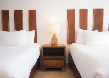 B10 Distinctive Hotel hotel thumbnail 8