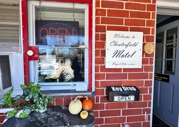 Chesterfield Hotel by OYO Hwy 9 hotel thumbnail 4