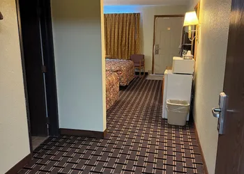 Peddlers Inn Motel hotel thumbnail 8