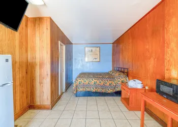 Gulfway Motel By OYO Near Airport I 37 hotel thumbnail 8