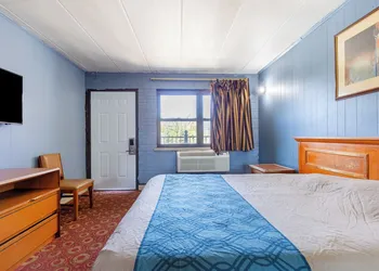 Admiral Motel By Oyo Chicago I-94 hotel thumbnail 5
