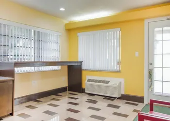 OYO Budget Inn Bartow hotel thumbnail 2