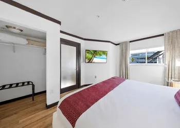 The Shoreline Suites hotel thumbnail 7