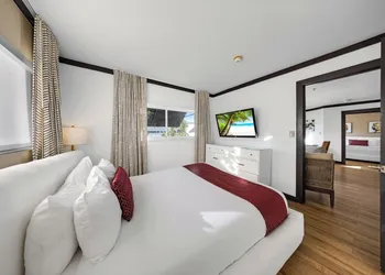 The Shoreline Suites hotel thumbnail 8