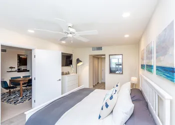 Ocean Manor Rentals hotel thumbnail 8