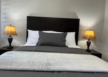 Miracle Motel hotel thumbnail 5