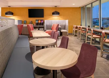 Home2 Suites By Hilton Woodland Sacramento hotel thumbnail 3