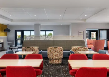 Home2 Suites By Hilton Altoona Des Moines hotel thumbnail 3