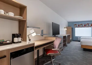 Home2 Suites By Hilton Altoona Des Moines hotel thumbnail 8