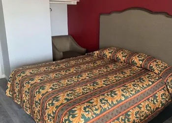 Hi Rise Motel hotel thumbnail 2