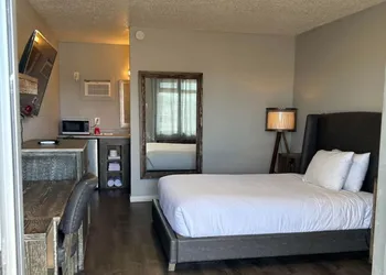 Parkside Inn hotel thumbnail 8