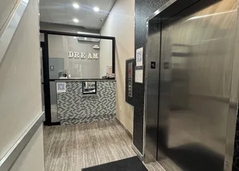 Dream Hotel Bronx hotel thumbnail 2