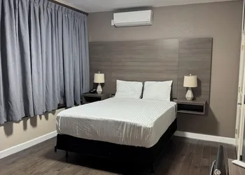 Dream Hotel Bronx hotel thumbnail 3