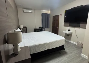 Dream Hotel Bronx hotel thumbnail 4