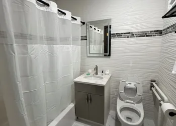 Dream Hotel Bronx hotel thumbnail 8