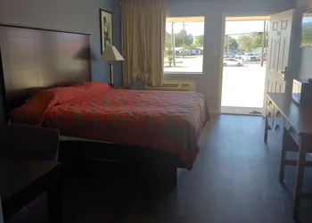 Brooks City Executive Inn hotel thumbnail 5