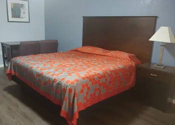 Brooks City Executive Inn hotel thumbnail 8