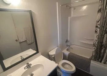 641 Grill & Motel hotel thumbnail 8