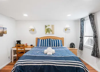 South Arm Retreats Standard Room 2 hotel thumbnail 6