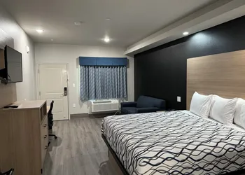 Crystal Inn hotel thumbnail 3