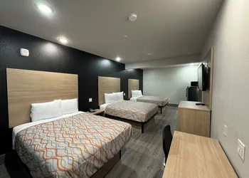 Crystal Inn hotel thumbnail 8