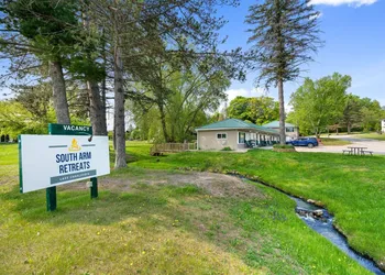 South Arm Retreats Motel Double Room 7 hotel thumbnail 7