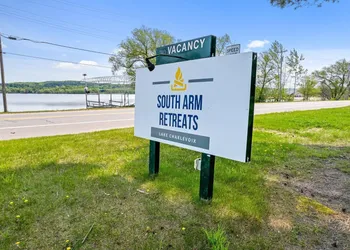 South Arm Retreats Motel Double Room 7 hotel thumbnail 8
